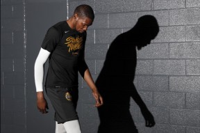 bet365投注-德罗巴迎来十二赛季高光表现，篮网球迷沸腾！-bet365投注